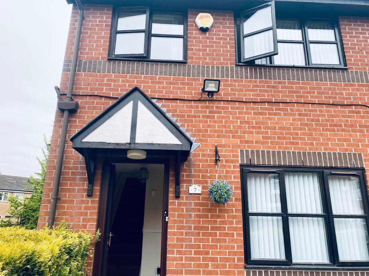 Apartamento Comfortable House With Conservatory & Parking Manchester